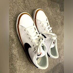 Nike gym shoes NWT super trendy